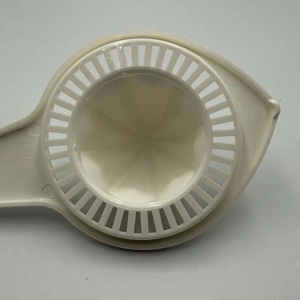 Vintage EKCO USA Off‎ White Citrus Juicer Reamer Mid Century Kitchen Tool